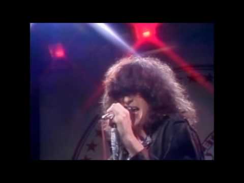 The Ramones - We Want The Airwaves Live on the Tomorrow Show